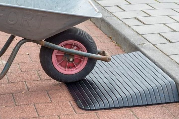 Minder ongemak dankzij drempelhulpen in de bouw