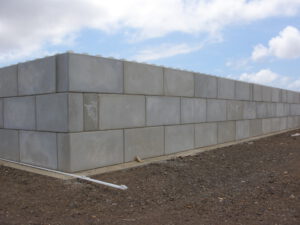 Efficiënt werken met betonblokken van eigen productie