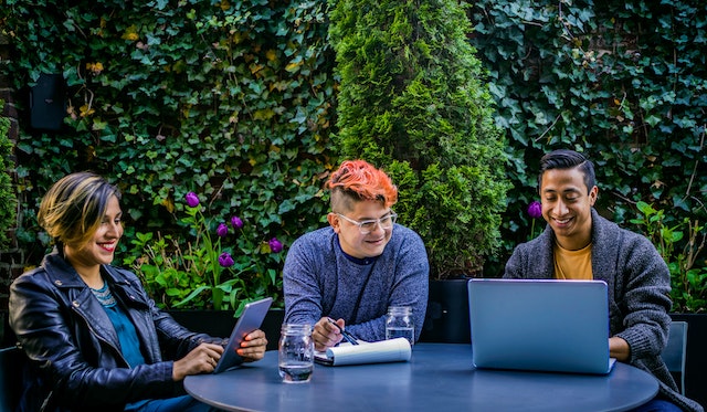 De beste tips om een thuiswerkplek in eigen tuin te creëren