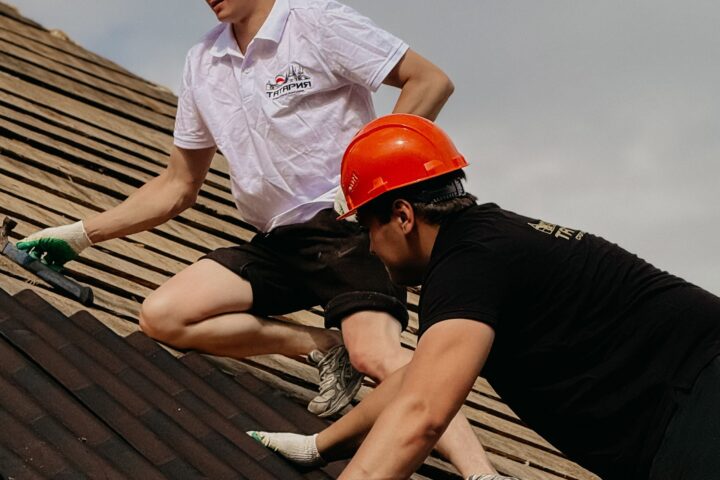 Waar let je op bij het kiezen van een dakdekkersbedrijf?